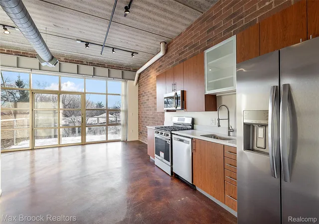 Photo 2 of Condo for sale at 333 E Parent Ave #28, Royal Oak, MI 48067 | MLS# 20261033750 | Listing updated on 2026-07-06
