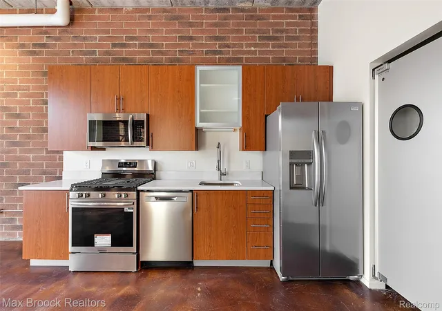 Photo 3 of Condo for sale at 333 E Parent Ave #28, Royal Oak, MI 48067 | MLS# 20261033750 | Listing updated on 2026-07-06