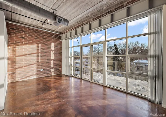 Photo 4 of Condo for sale at 333 E Parent Ave #28, Royal Oak, MI 48067 | MLS# 20261033750 | Listing updated on 2026-07-06