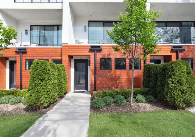 1st image of 533 E Harrison #3, Royal Oak, MI 48067 | MLS# 81026021568