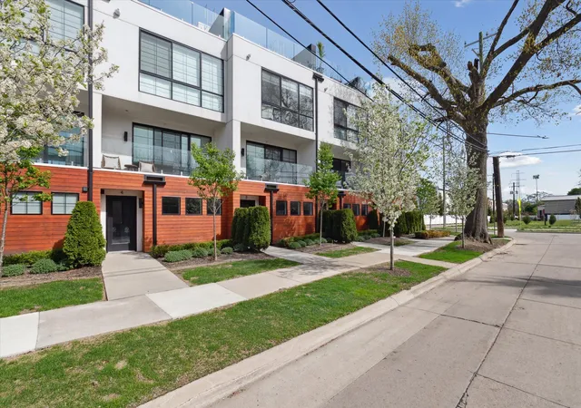 29th image of 533 E Harrison #3, Royal Oak, MI 48067 | MLS# 81026021568