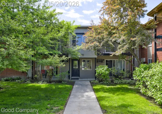 Homes for sale in Royal Oak City Oakland, MI | 3915 Benjamin Avenue, Royal Oak City Oakland, MI 48073 | Houzeo