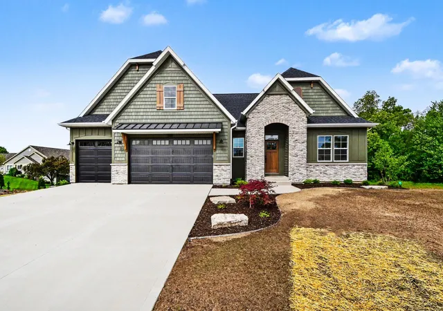 Photo 1 of Single family home for sale at 7814 Woodhurst Dr Ne, Rockford, MI 49341 | MLS# 65026021590 | Listing updated on 2026-09-04