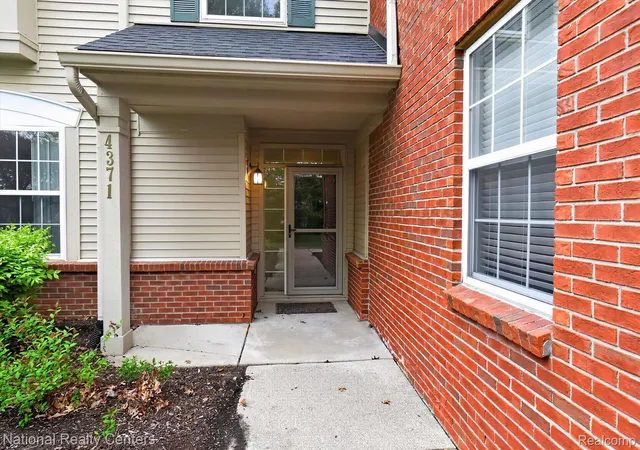 Listing Photo 4 - Condo for sale in building located at 4371 Aster Blvd, Howell, MI 48843
