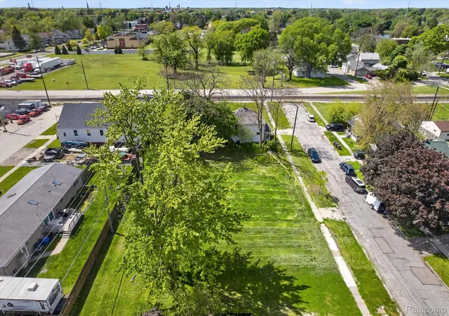 Homes for sale in Monroe, MI | 1016 Humphrey St, Monroe, MI 48161 | MLS# 20261033909