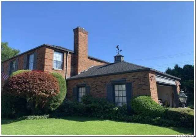 Photo 3 of Single family home for sale at 491 Colonial Rd, Grosse Pointe Woods, MI 48236 | MLS# 20261033963 | Listing updated on 2026-07-21