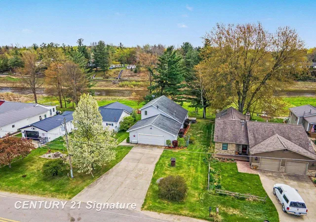 3rd image of 1361 Mckimmy Dr, Beaverton, MI 48612 | MLS# 61050207295