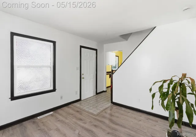Homes for sale in Eastpointe, MI | 22413 Cushing Ave, Eastpointe, MI 48021 | MLS# 20261034034