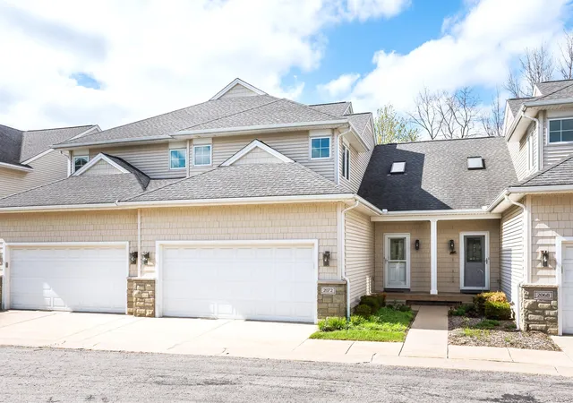 Listing Photo 1 - Condo for sale in building located at 2072 Liberty Hts, Ann Arbor, MI 48103 - Unit #