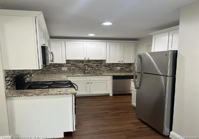 Listing Photo 4 - Condo for sale in building located at 13366 N Rd, Fenton, MI 48430