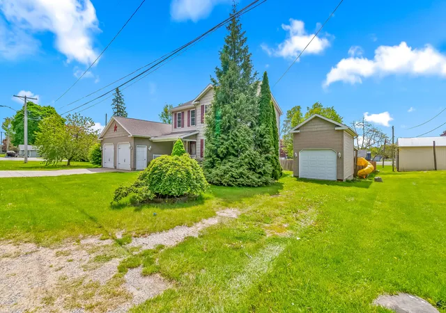 Photo 2 of Single family home for sale at 9049 Hamilton St, Pittsford, MI 49271 | MLS# 53026021745 | Listing updated on 2026-07-20