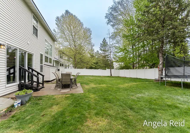 5th image of 3528 Birch Knoll Dr Se, Grand Rapids, MI 49512 | MLS# 65026021747