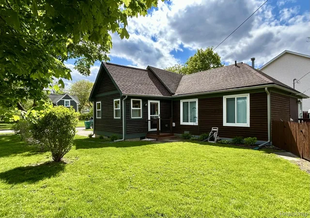 Homes for sale in Howell City Livingston, MI | 516 Clinton W, Howell City Livingston, MI 48843 | MLS# 20261034134