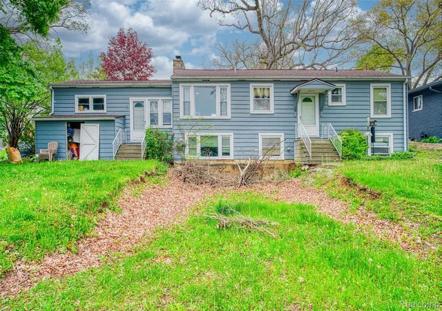 Photo 1 of Sale Pending at 5985 Rowley Blvd, Waterford, MI 48329 | MLS# 20261034180 | Listing updated on 2026-09-10