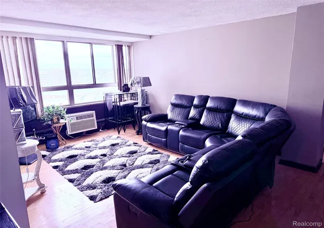 4th image of 8900 E Jefferson Ave N, Detroit, MI 48214