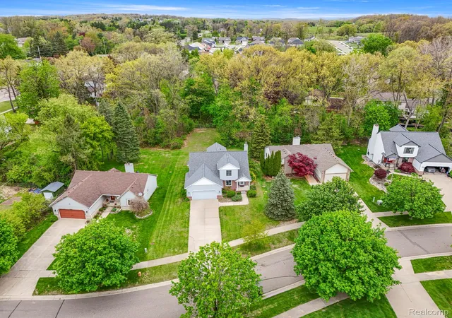 2nd image of 7978 Hoffman Dr, Waterford, MI 48327 | MLS# 20261034225