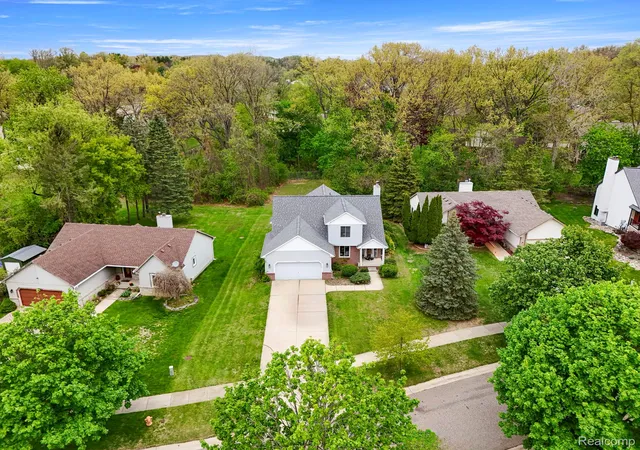 3rd image of 7978 Hoffman Dr, Waterford, MI 48327 | MLS# 20261034225