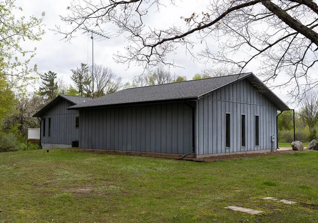 3rd image of 3290 E River, Mount Pleasant, MI 48858 | MLS# 79080068146