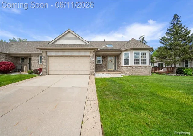 Listing Photo 2 - Condo for sale in building located at 41034 Greenspire Dr, Clinton Township, MI 48038