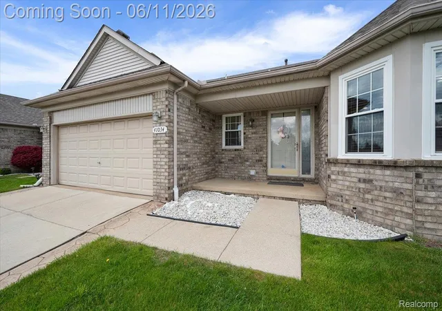 Listing Photo 3 - Condo for sale in building located at 41034 Greenspire Dr, Clinton Township, MI 48038