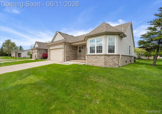 Listing Photo 5 - Condo for sale in building located at 41034 Greenspire Dr, Clinton Township, MI 48038