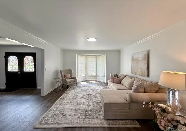 5th image of 34650 Fairfax Dr, Livonia, MI 48152 | MLS# 20261034297