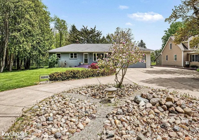 3rd image of 46502 Woodall Rd, Shelby Township, MI 48317 | MLS# 58050207395