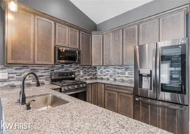 Listing Photo 4 - Condo for sale in building located at 11130 Brahms Ln, Davison, MI 48423