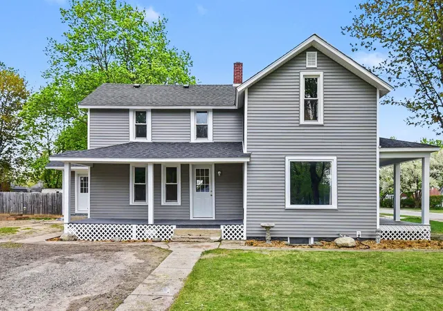 2nd image of 601 N Arcade St, Gladwin, MI 48624 | MLS# 79080068153