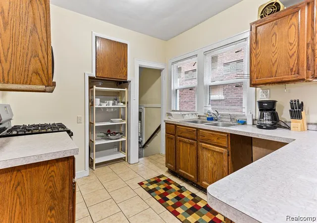 3rd image of 3290 Calvert St, Detroit, MI 48206