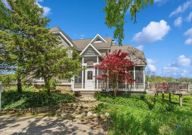 Photo 2 of Single family home for sale at 210 E Water St, New Buffalo, MI 49117 | MLS# 69026021952 | Listing updated on 2026-05-13