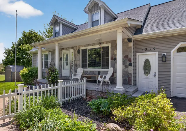Photo 3 of Single family home for sale at 4359 Springbrook Ln, Jackson, MI 49201 | MLS# 55026021990 | Listing updated on 2026-09-14