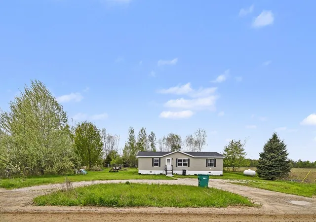 3rd image of 10952 Frost Rd, Portland, MI 48875 | MLS# 64026022005