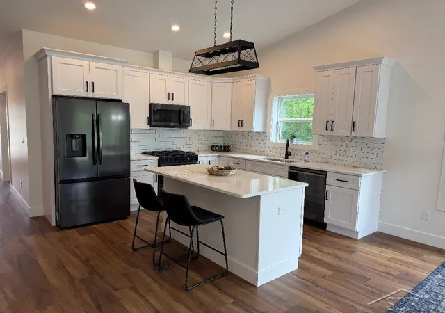 Photo 3 of Condo for sale at 7615 Cole Ln, Midland, MI 48642 | MLS# 61050207459 | Listing updated on 2026-08-18