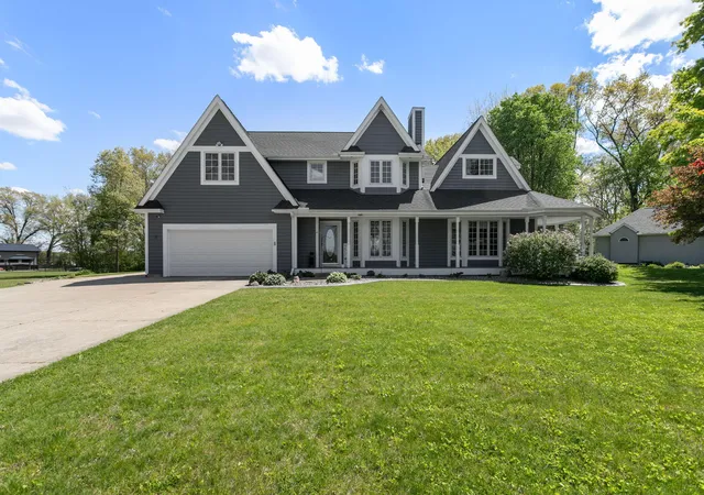 Photo 2 of Single family home for sale at 23099 S Shore Dr, Edwardsburg, MI 49112 | MLS# 69026022026 | Listing updated on 2026-09-03