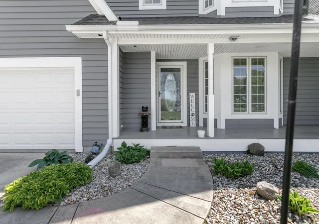 Photo 3 of Single family home for sale at 23099 S Shore Dr, Edwardsburg, MI 49112 | MLS# 69026022026 | Listing updated on 2026-09-03