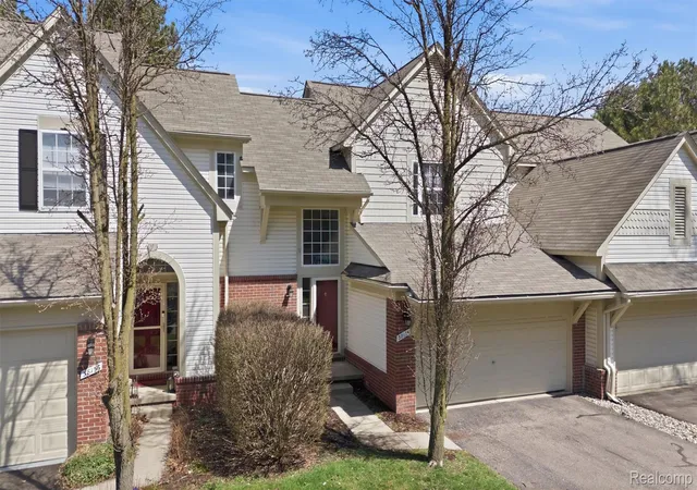 Photo 2 of Condo for sale at 38154 Saratoga Cir, Farmington Hills, MI 48331 | MLS# 20261034595 | Listing updated on 2026-09-18