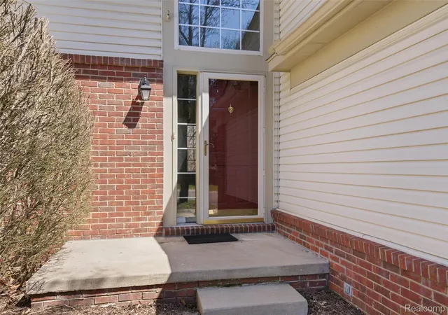 Photo 4 of Condo for sale at 38154 Saratoga Cir, Farmington Hills, MI 48331 | MLS# 20261034595 | Listing updated on 2026-09-18