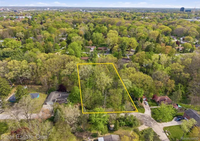 Photo 2 of Land for sale at 0000 Hunters Ln, Southfield, MI 48033 | MLS# 20261034608 | Listing updated on 2026-07-06