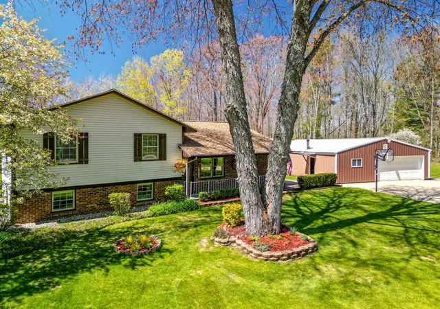 3rd image of 10343 N Walnut Ave, Bitely, MI 49309 | MLS# 72026022061