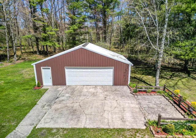 5th image of 10343 N Walnut Ave, Bitely, MI 49309 | MLS# 72026022061