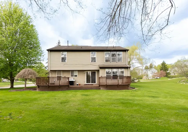 Homes for sale in Waterford, MI | 399 Quail Ridge Ct, Waterford, MI 48327 | MLS# 81026022107