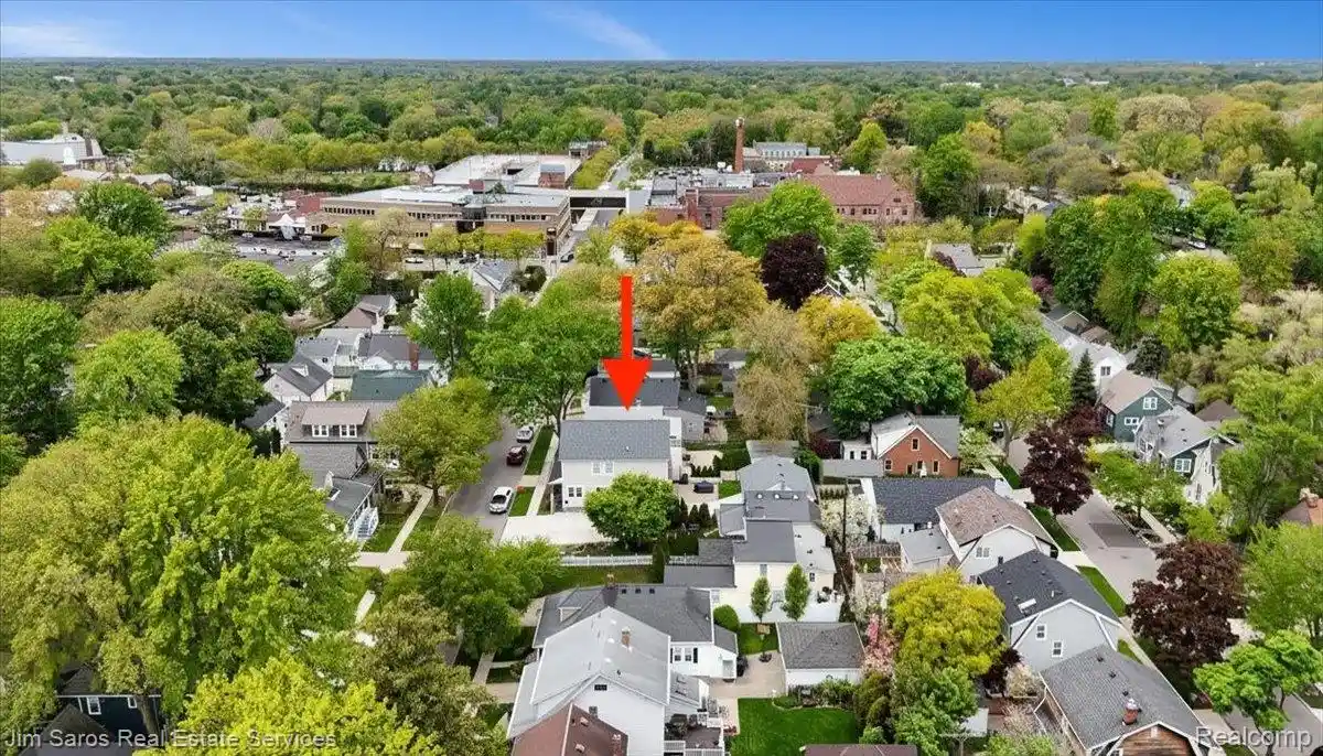 Listing Photo 21 - Condo for sale in 124 Muir Rd located at 124 Muir Rd, Grosse Pointe Farms, MI 48236 - Unit 124 Muir Rd