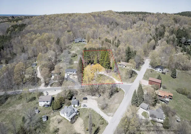 5th image of 925 Beech St, Frankfort, MI 49635 | MLS# 78080068198