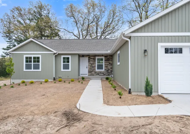 4th image of 12165 Pine Meadows Dr, Wayland, MI 49348 | MLS# 65026022209