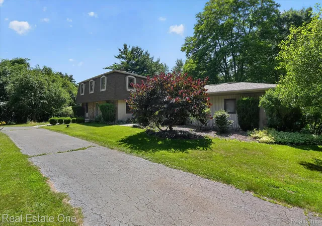 3rd image of 6039 Fish Lake Rd, Holly, MI 48442 | MLS# 20261034768