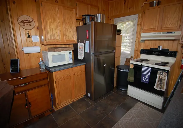 Photo 3 of Single family home for sale at 109 Brandy Dr, Cadillac, MI 49601 | MLS# 78080068216 | Listing updated on 2026-07-22