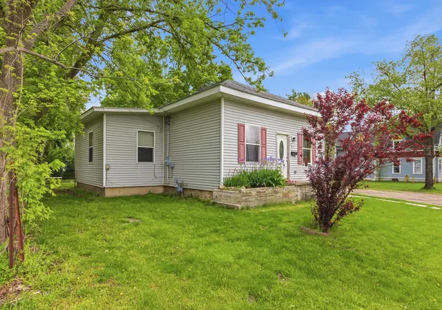 Photo 2 of Single family home for sale at 52 W Chicago St, Quincy, MI 49082 | MLS# 53026022258 | Listing updated on 2026-08-13