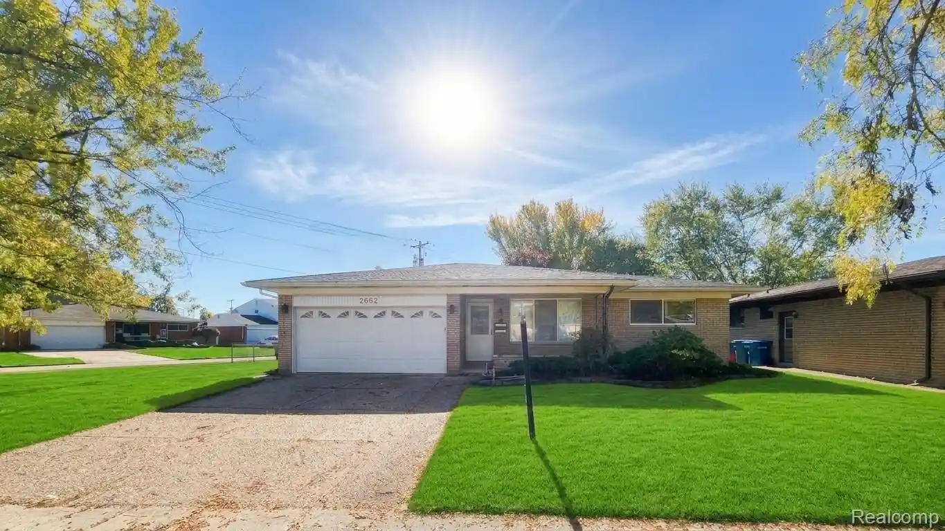 Photo 1 of Single family home for sale at 2652 Agustina Dr, Warren, MI 48091 | MLS# 20261034852 | Listing updated on 2026-10-26