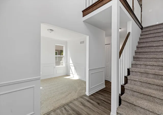 2nd image of 1428 Weeping Willow Ct, Ypsilanti, MI 48198 | MLS# 81026022302